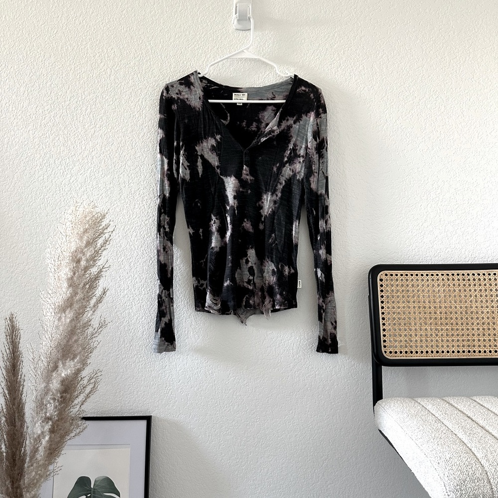 RVCA Long Sleeve Tie-Dye Henley| Lightweight and Distressed | Size XS